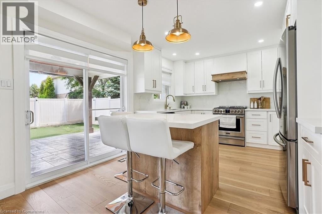 Photo 13 of 54 Ivybridge Drive, Stoney Creek ON