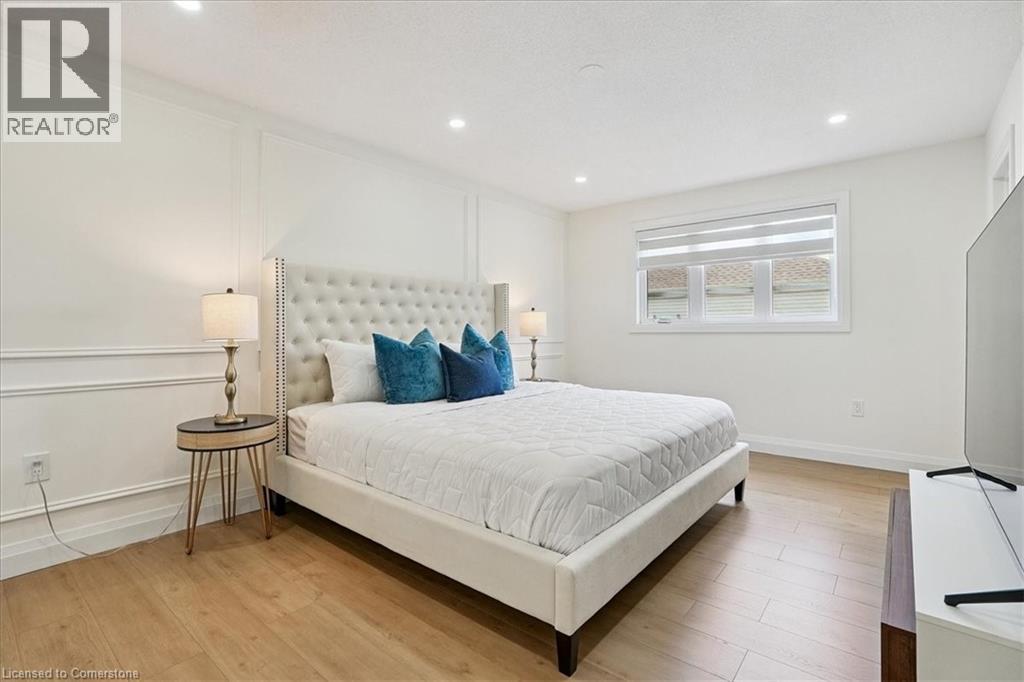 Photo 20 of 54 Ivybridge Drive, Stoney Creek ON