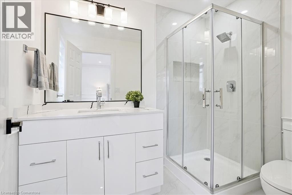 Photo 31 of 54 Ivybridge Drive, Stoney Creek ON