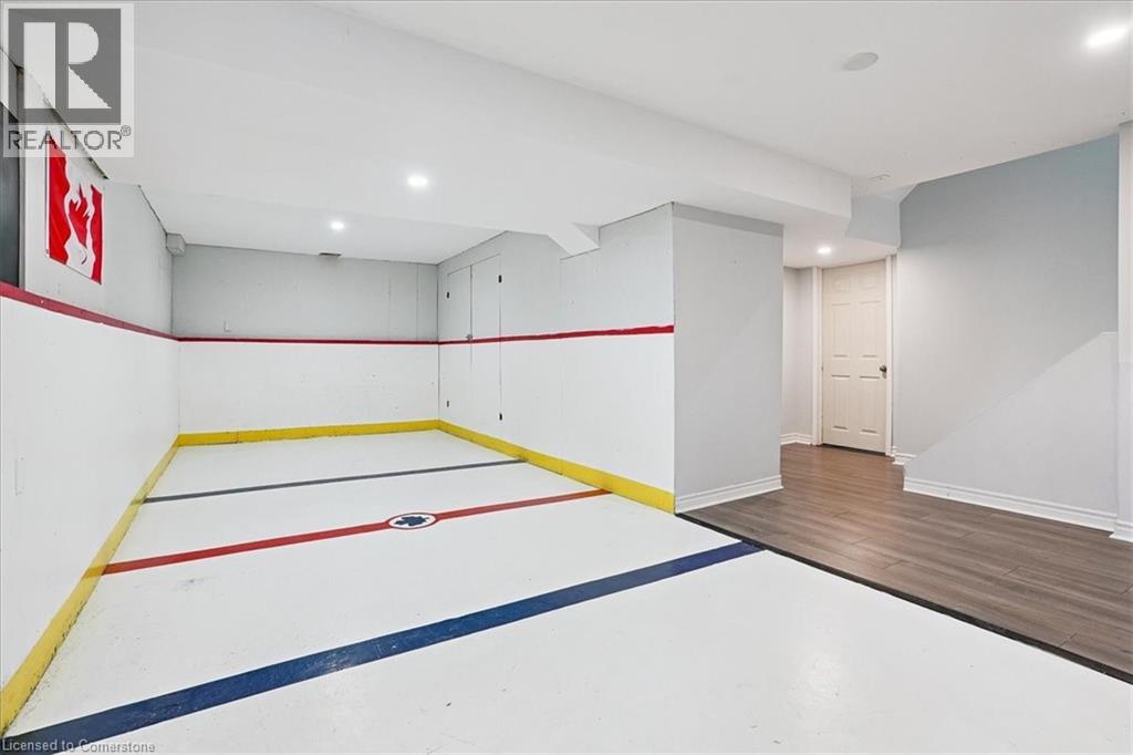 Photo 37 of 54 Ivybridge Drive, Stoney Creek ON