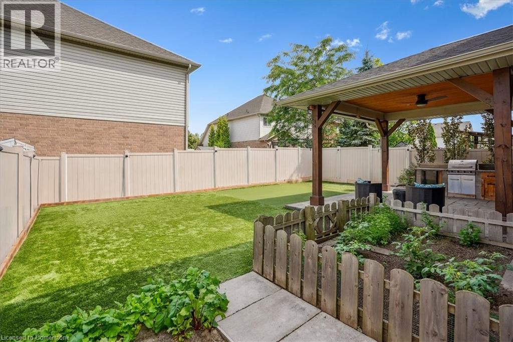 Photo 36 of 54 Ivybridge Drive, Stoney Creek ON