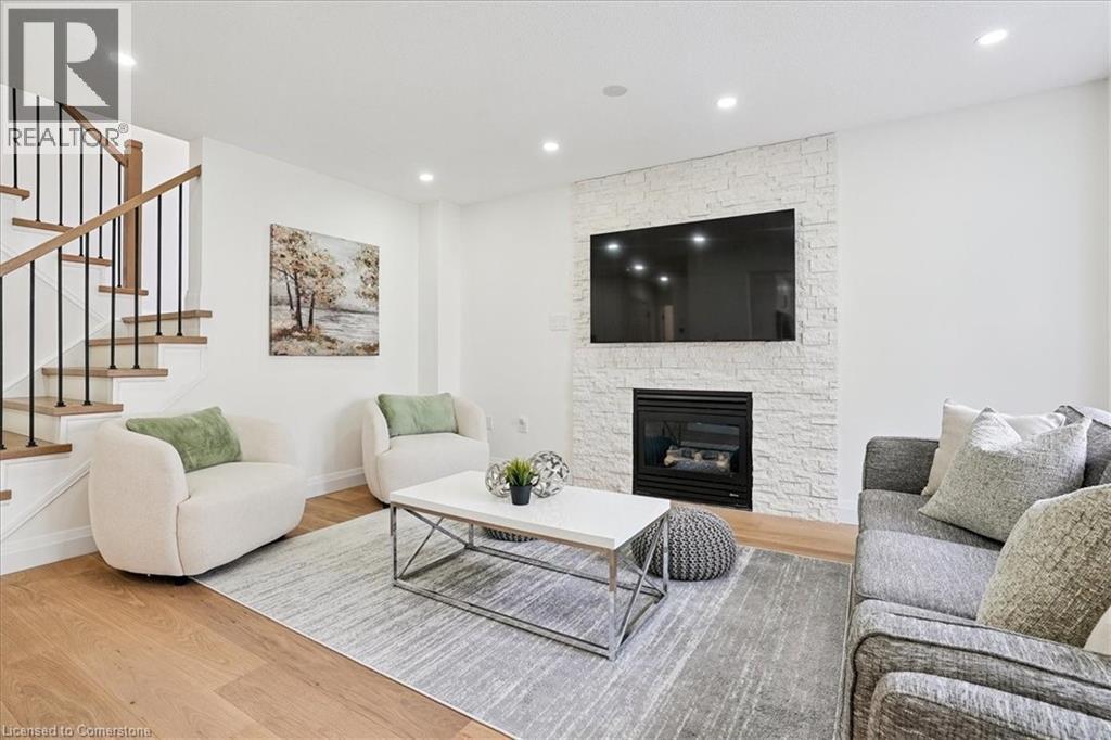 Photo 23 of 54 Ivybridge Drive, Stoney Creek ON