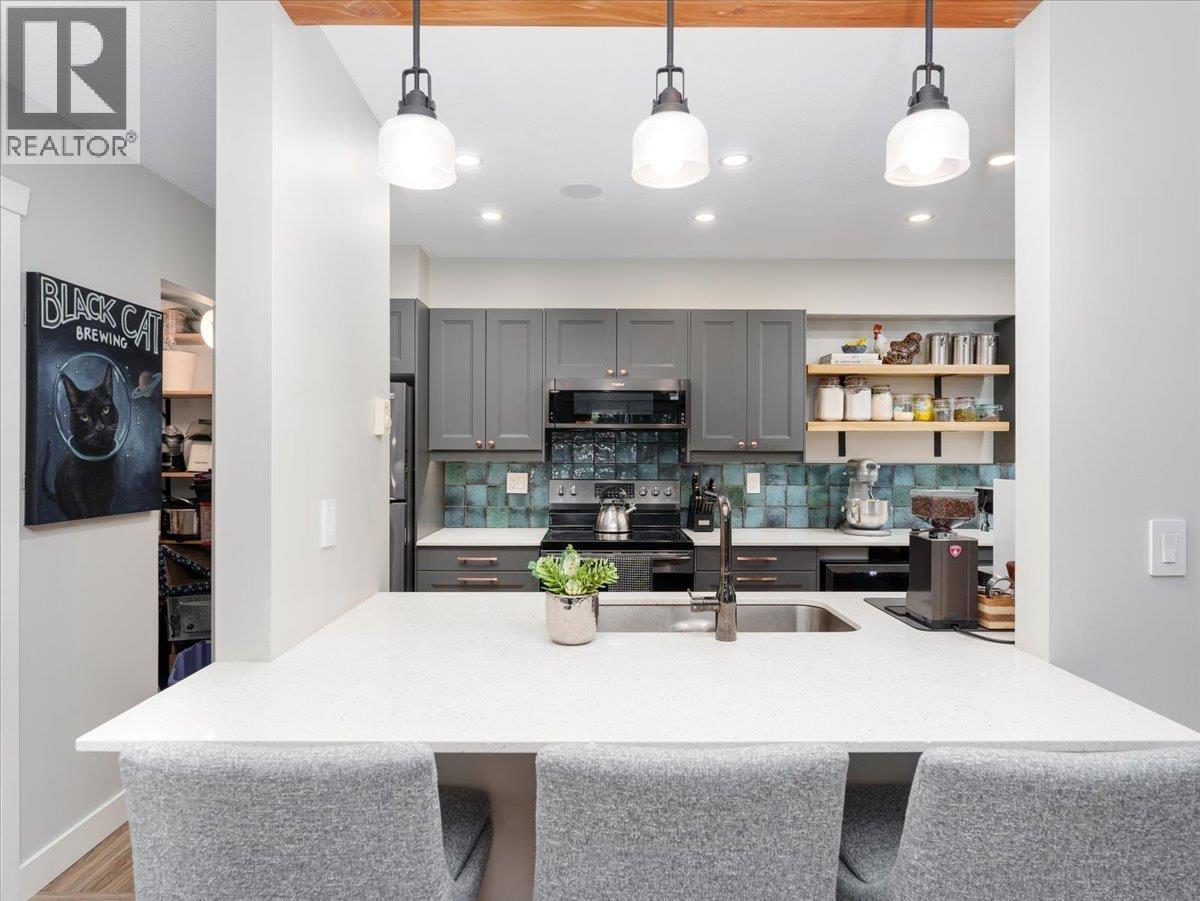 Photo 12 of 7 1203 Madison Avenue, Burnaby BC