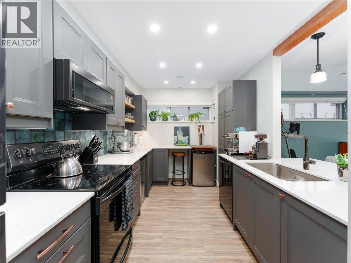 Photo 13 of 7 1203 Madison Avenue, Burnaby BC
