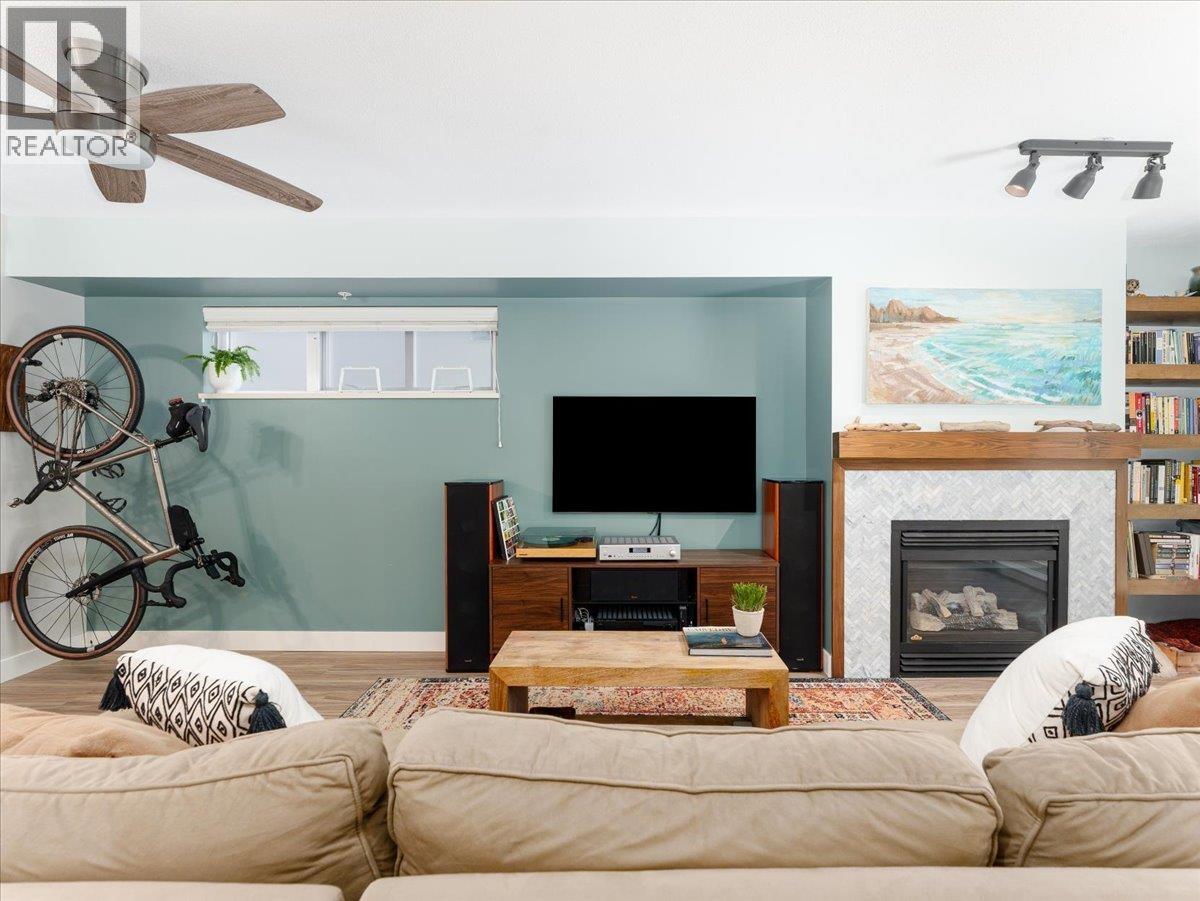 Photo 5 of 7 1203 Madison Avenue, Burnaby BC