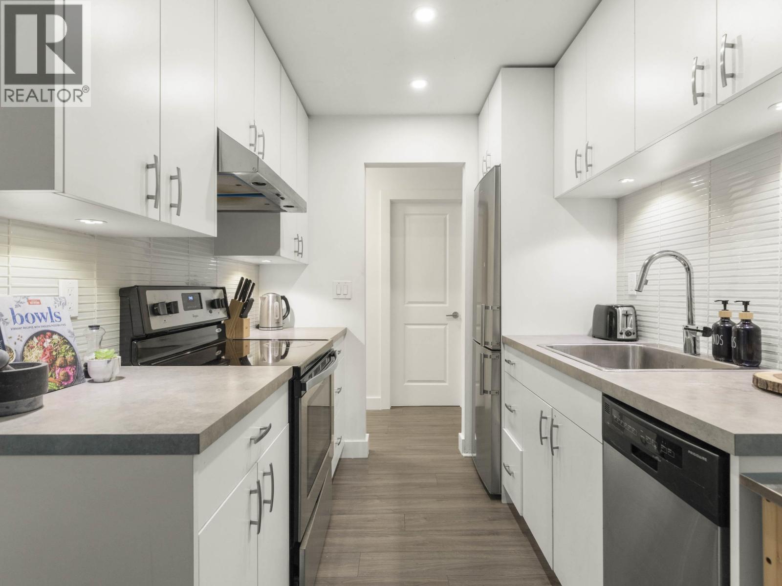 Photo 8 of 206 1365 E 7th Avenue, Vancouver BC