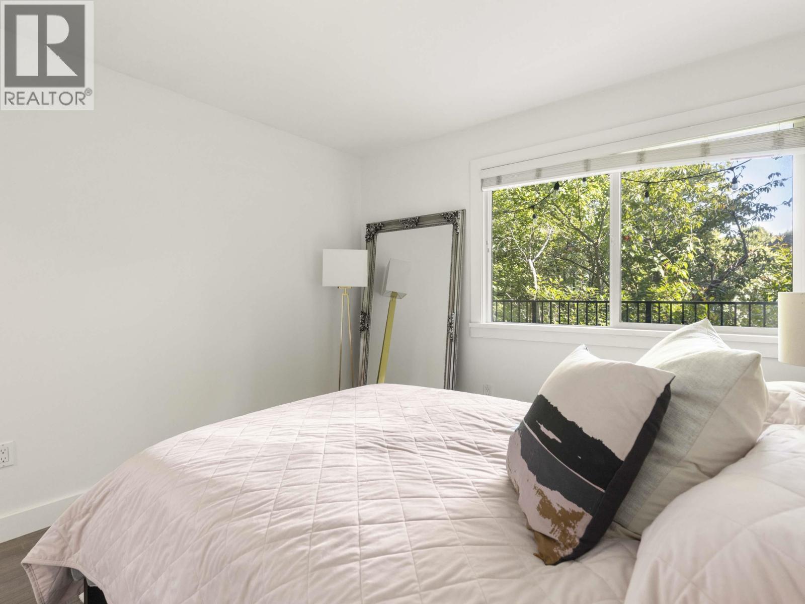 Photo 12 of 206 1365 E 7th Avenue, Vancouver BC
