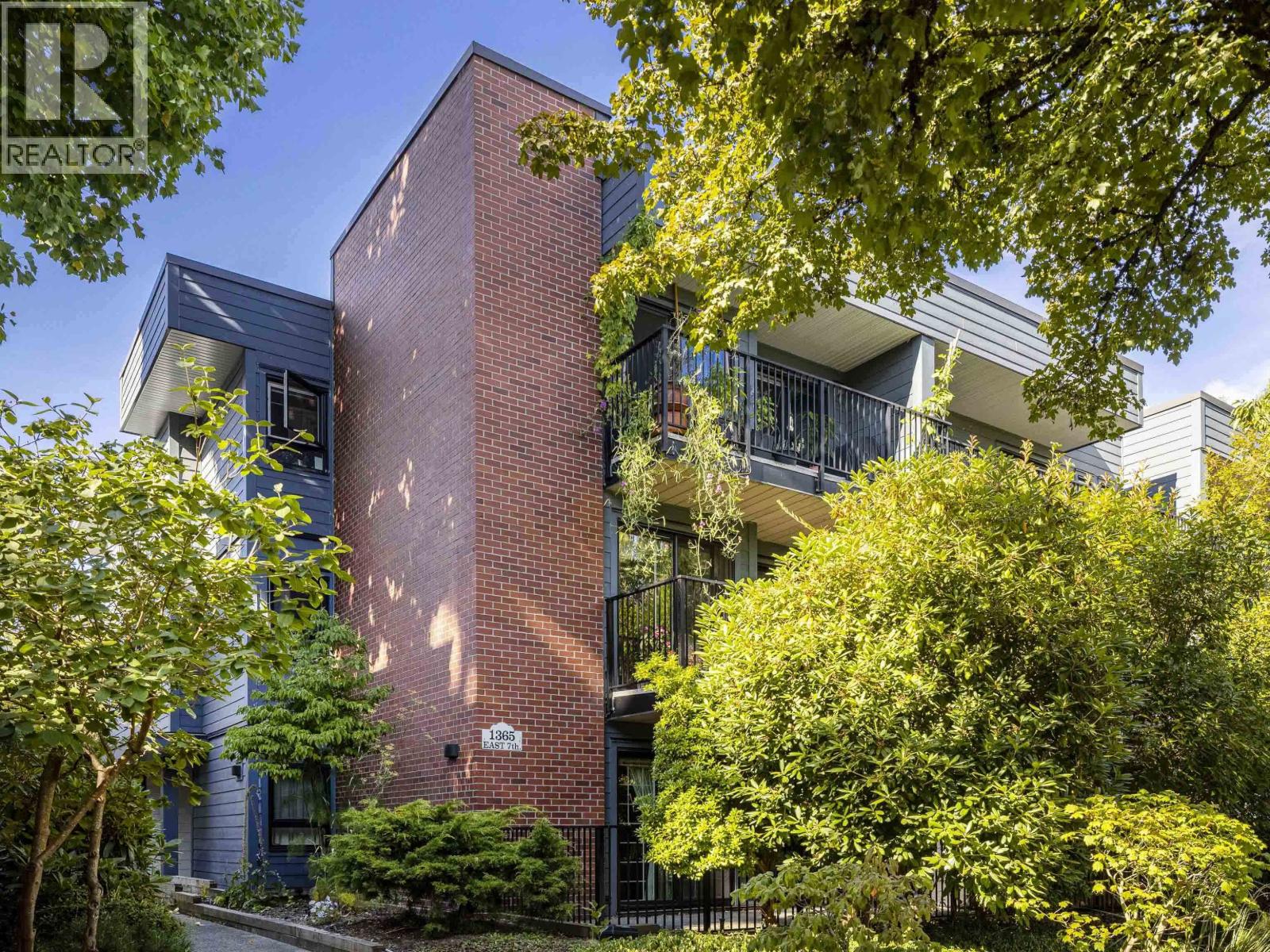Photo 13 of 206 1365 E 7th Avenue, Vancouver BC