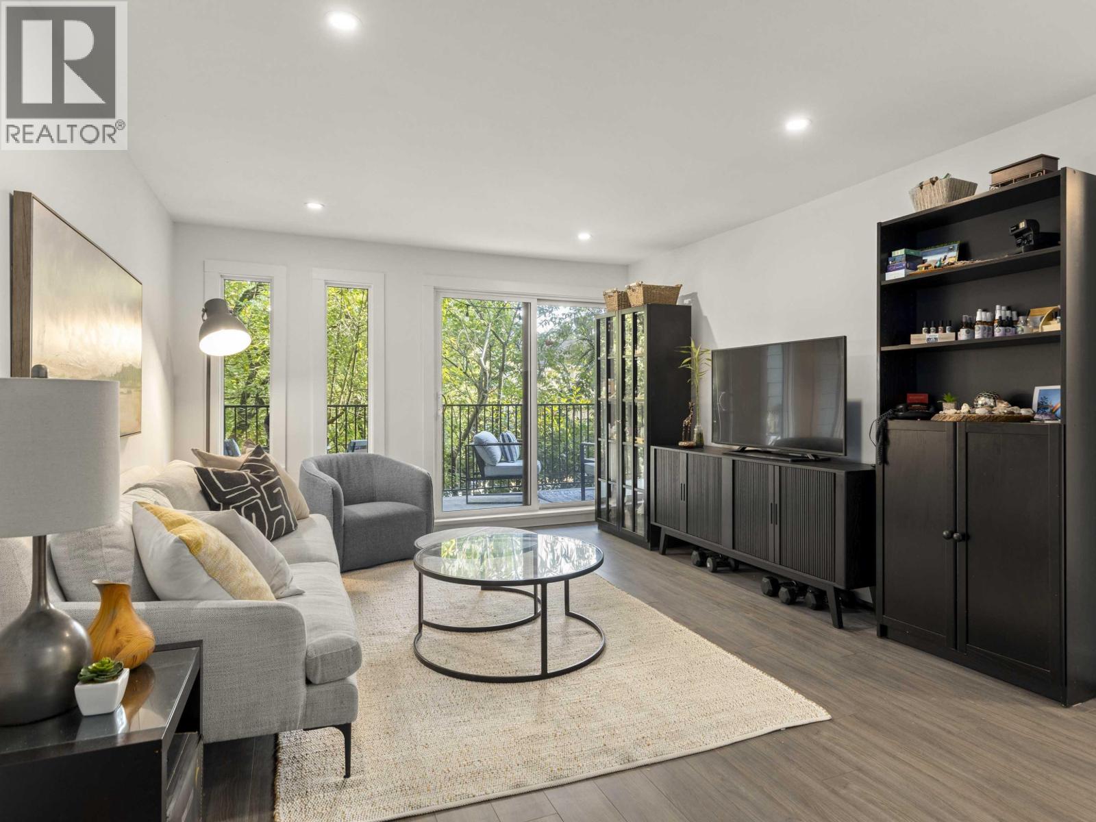 Photo 10 of 206 1365 E 7th Avenue, Vancouver BC