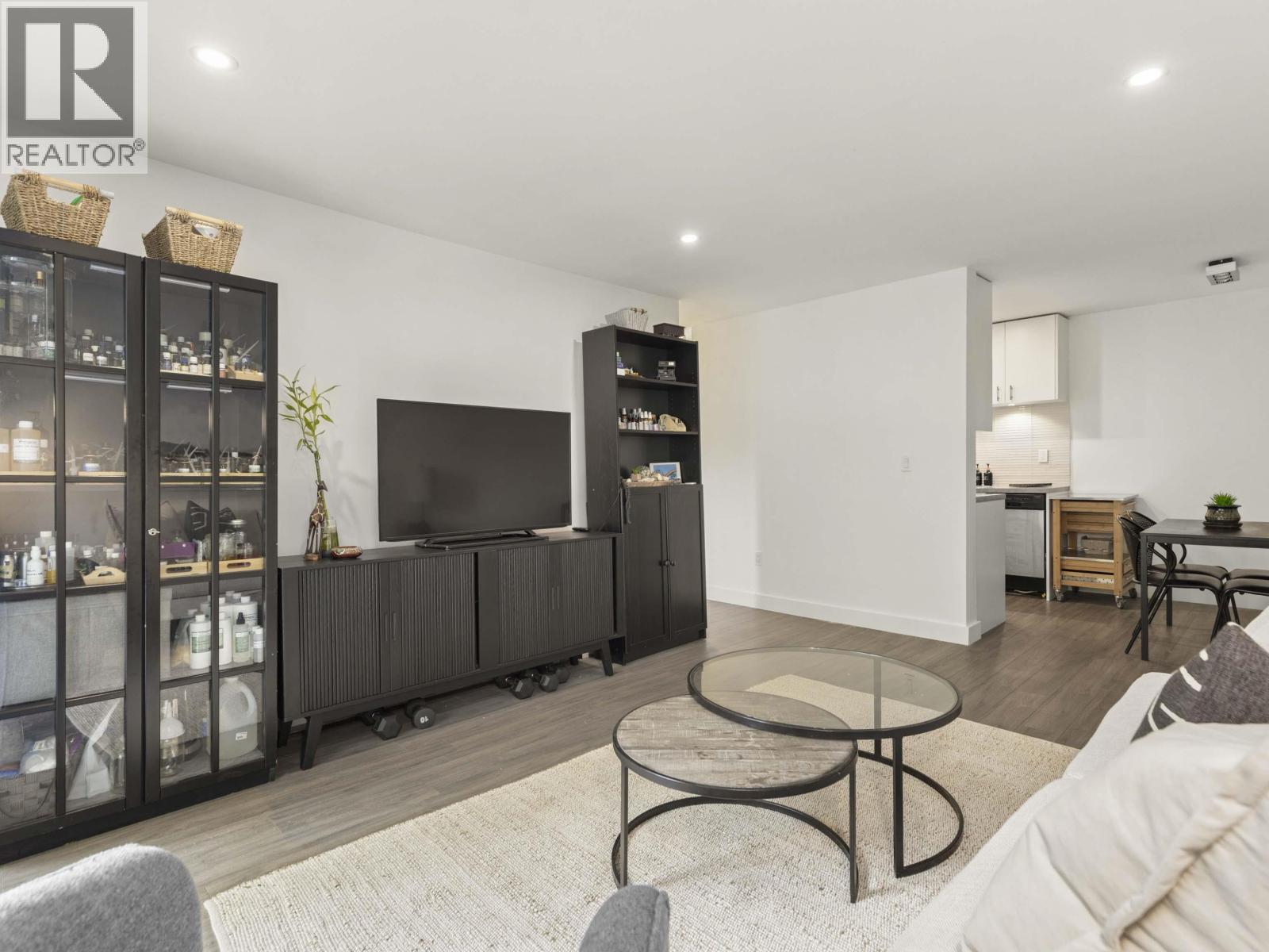 Photo 11 of 206 1365 E 7th Avenue, Vancouver BC