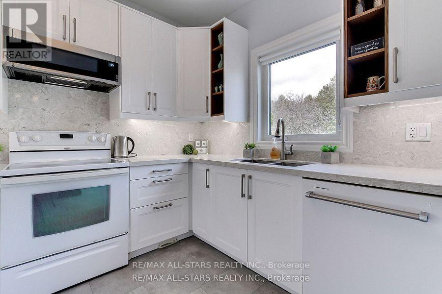 Photo 22 of 16 James Ratcliff Avenue, Whitchurchstouffville ON