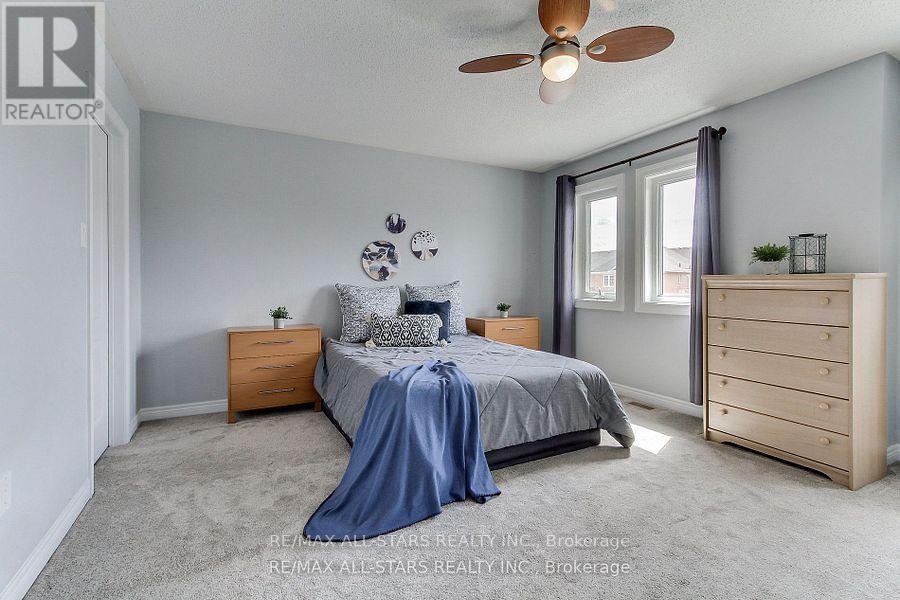Photo 25 of 16 James Ratcliff Avenue, Whitchurchstouffville ON