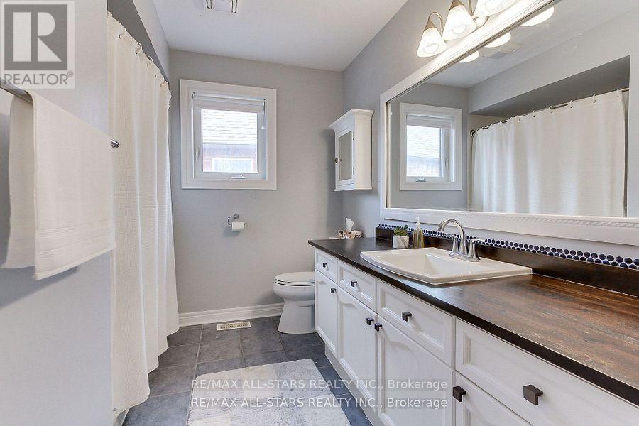 Photo 26 of 16 James Ratcliff Avenue, Whitchurchstouffville ON