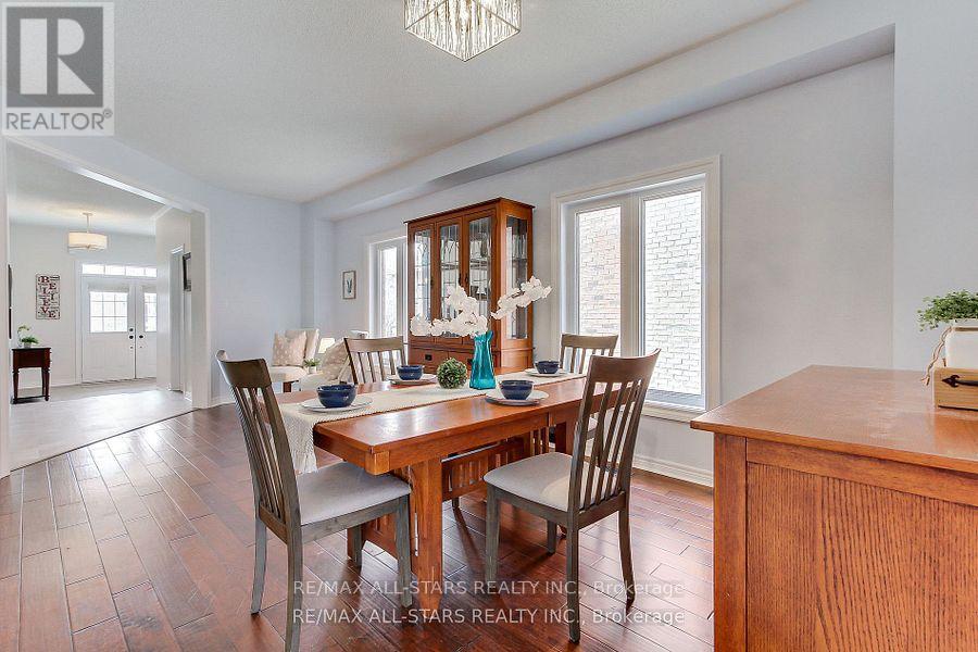Photo 23 of 16 James Ratcliff Avenue, Whitchurchstouffville ON