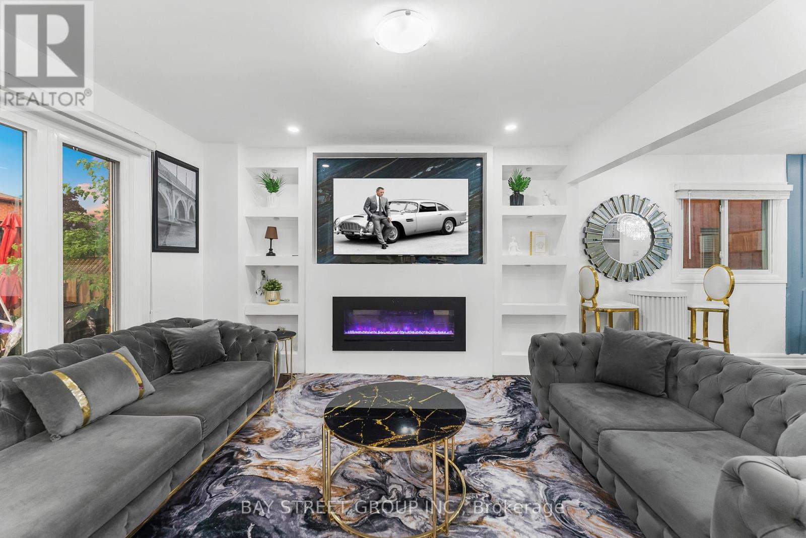 Photo 12 of 34 Lamp Crescent, Vaughan ON