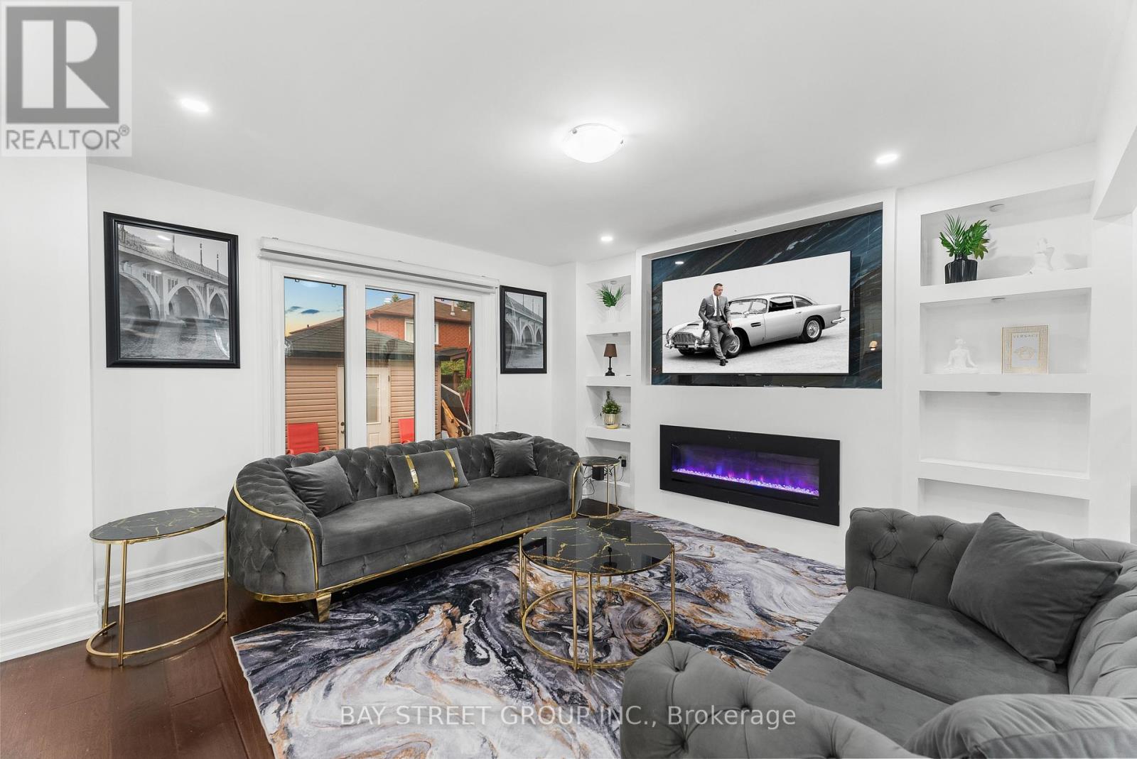 Photo 14 of 34 Lamp Crescent, Vaughan ON