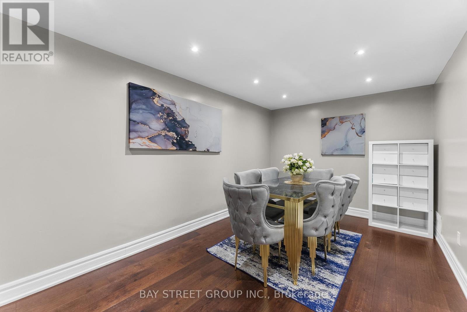 Photo 20 of 34 Lamp Crescent, Vaughan ON