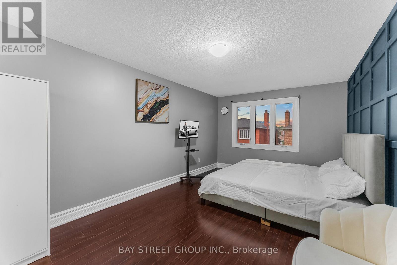 Photo 29 of 34 Lamp Crescent, Vaughan ON