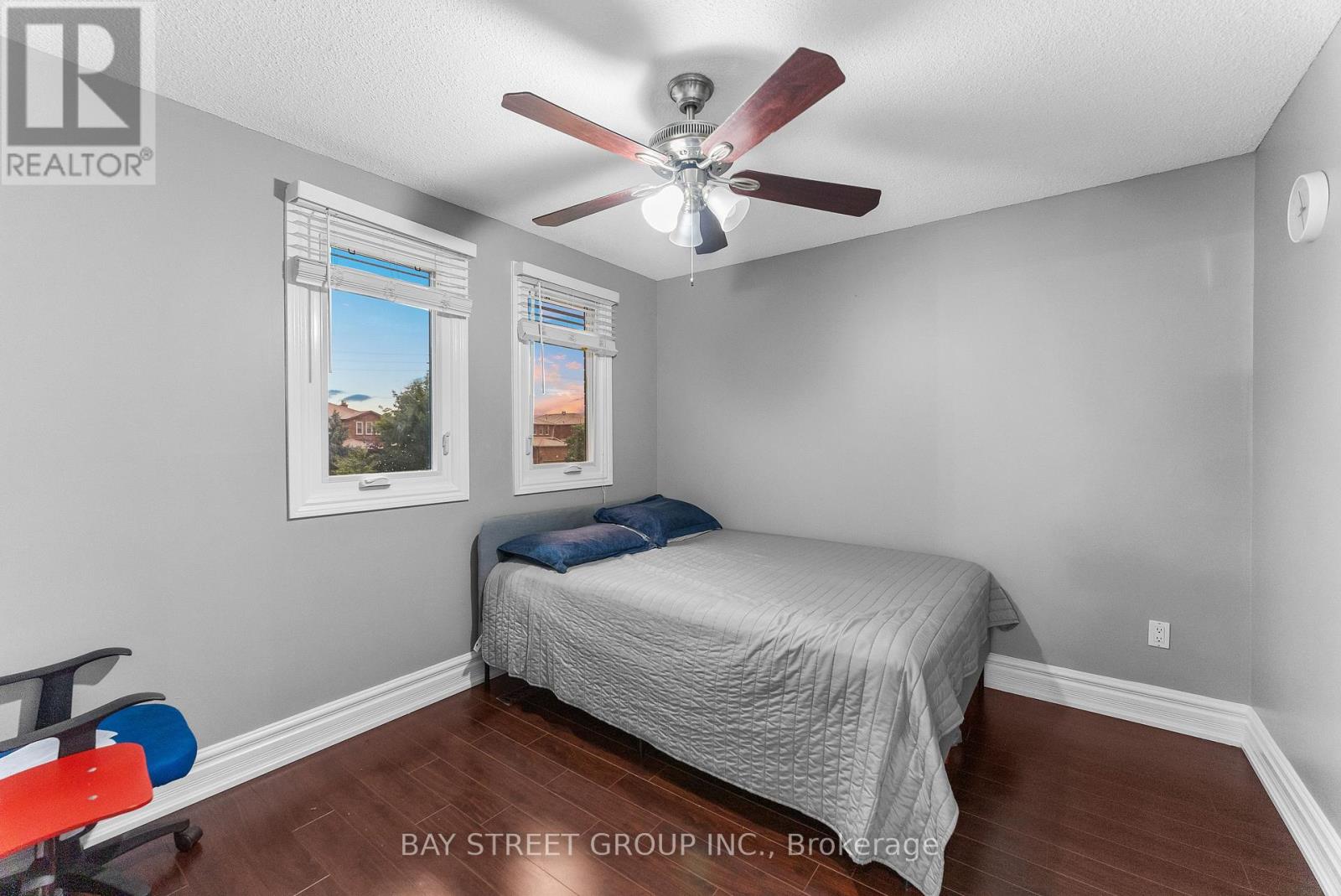 Photo 31 of 34 Lamp Crescent, Vaughan ON