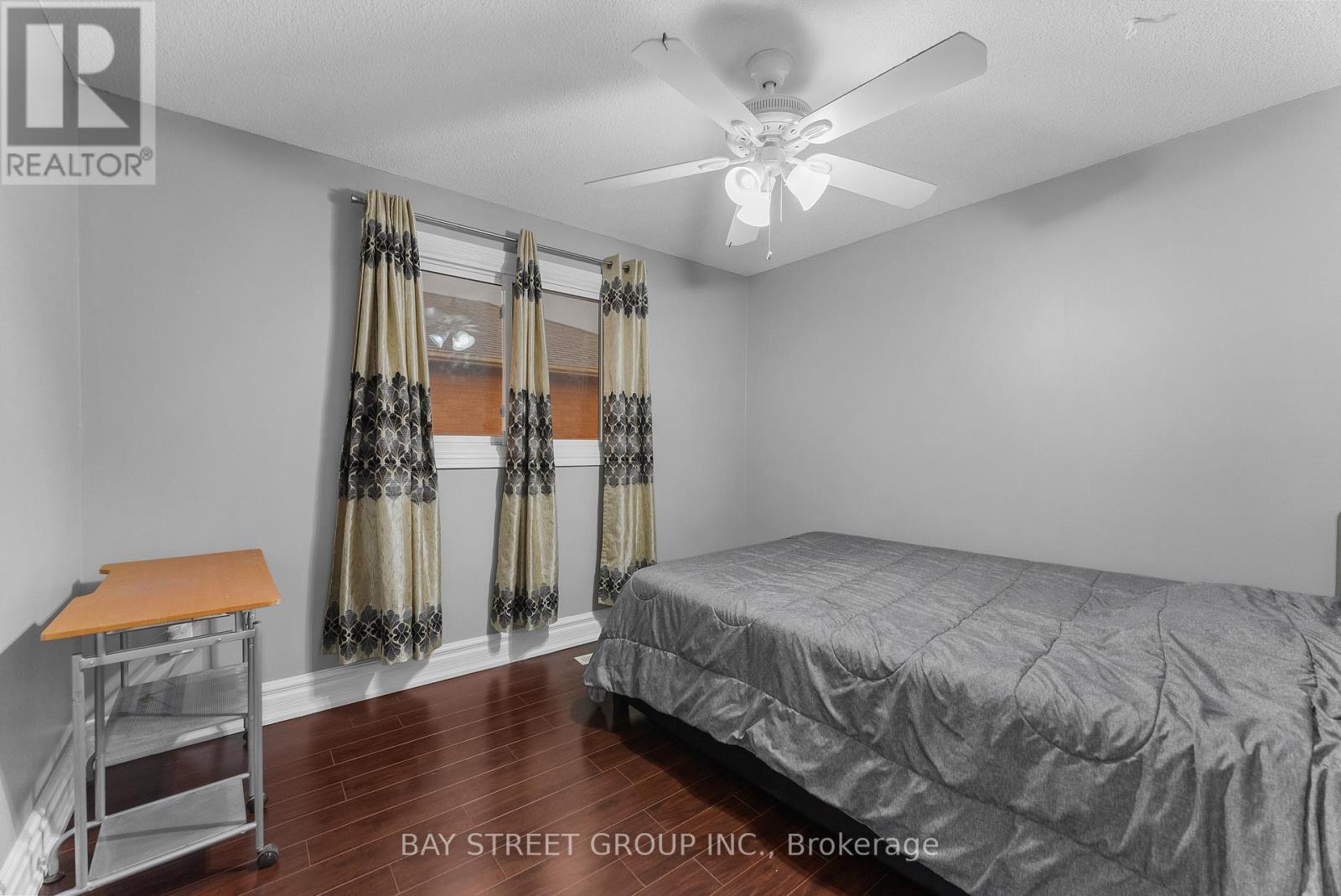 Photo 33 of 34 Lamp Crescent, Vaughan ON