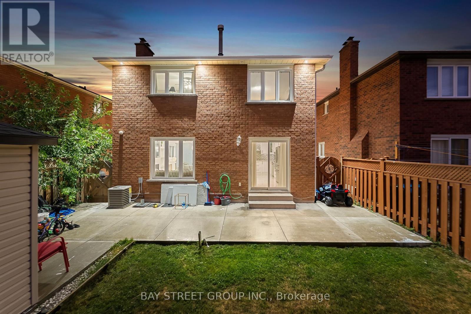 Photo 44 of 34 Lamp Crescent, Vaughan ON
