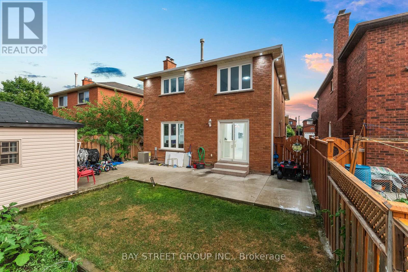 Photo 46 of 34 Lamp Crescent, Vaughan ON