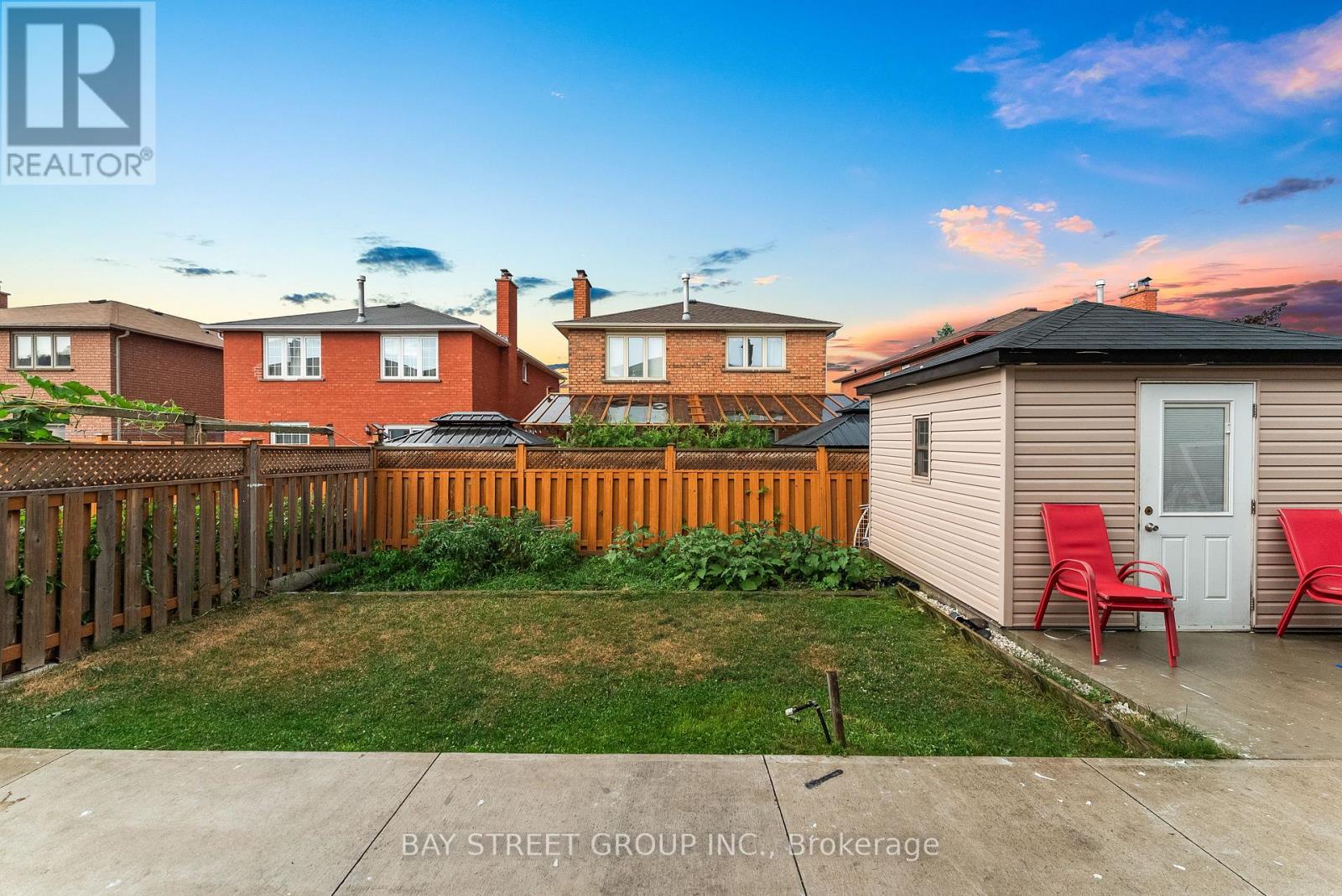 Photo 47 of 34 Lamp Crescent, Vaughan ON
