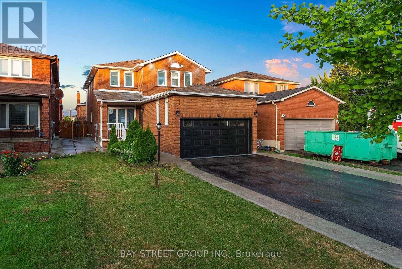 Photo 48 of 34 Lamp Crescent, Vaughan ON