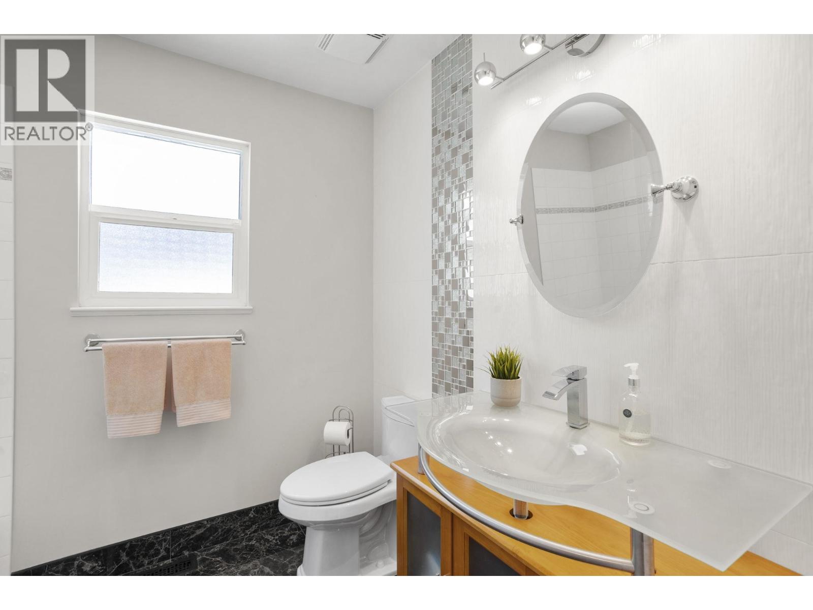 Photo 27 of 11330 238 Street, Maple Ridge BC