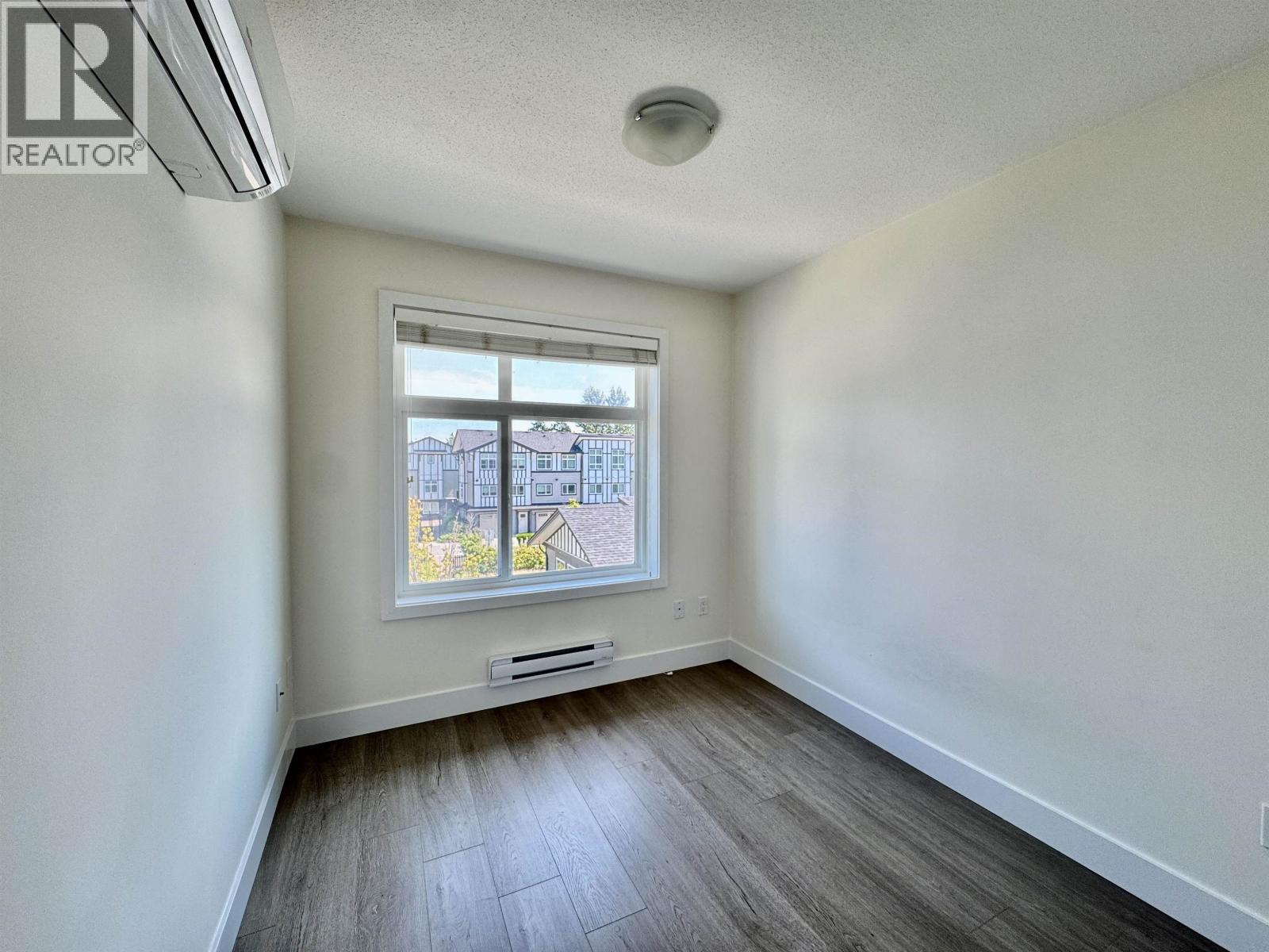 Photo 3 of 11 9680 Alexandra, Richmond BC