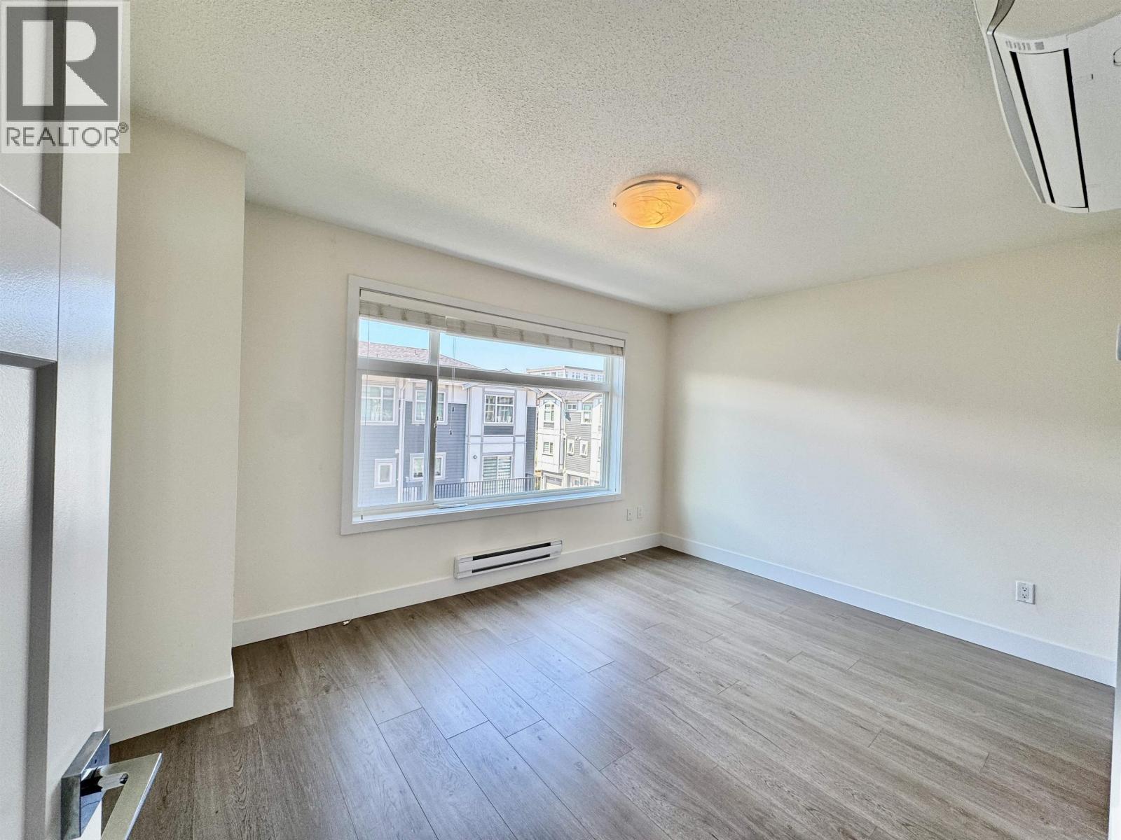 Photo 2 of 11 9680 Alexandra, Richmond BC