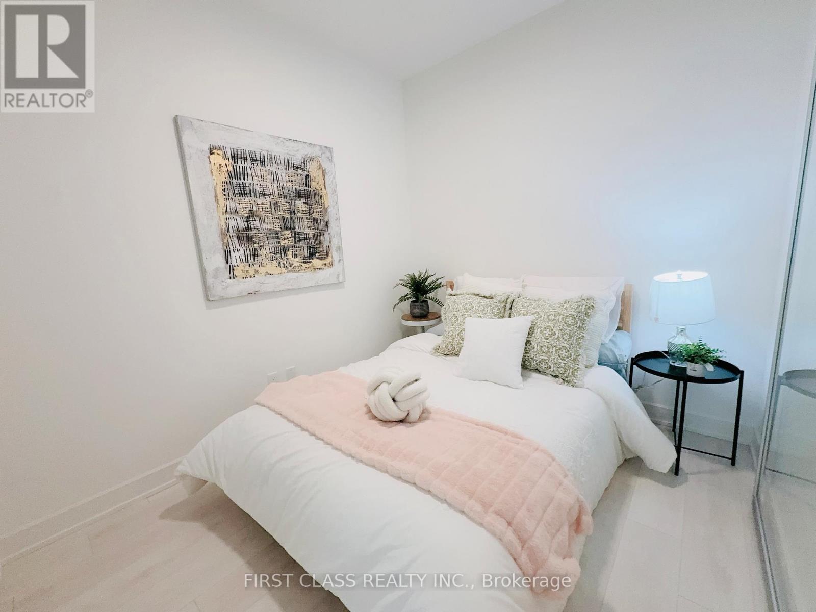 Photo 12 of 806 15 Mercer Street, Toronto ON