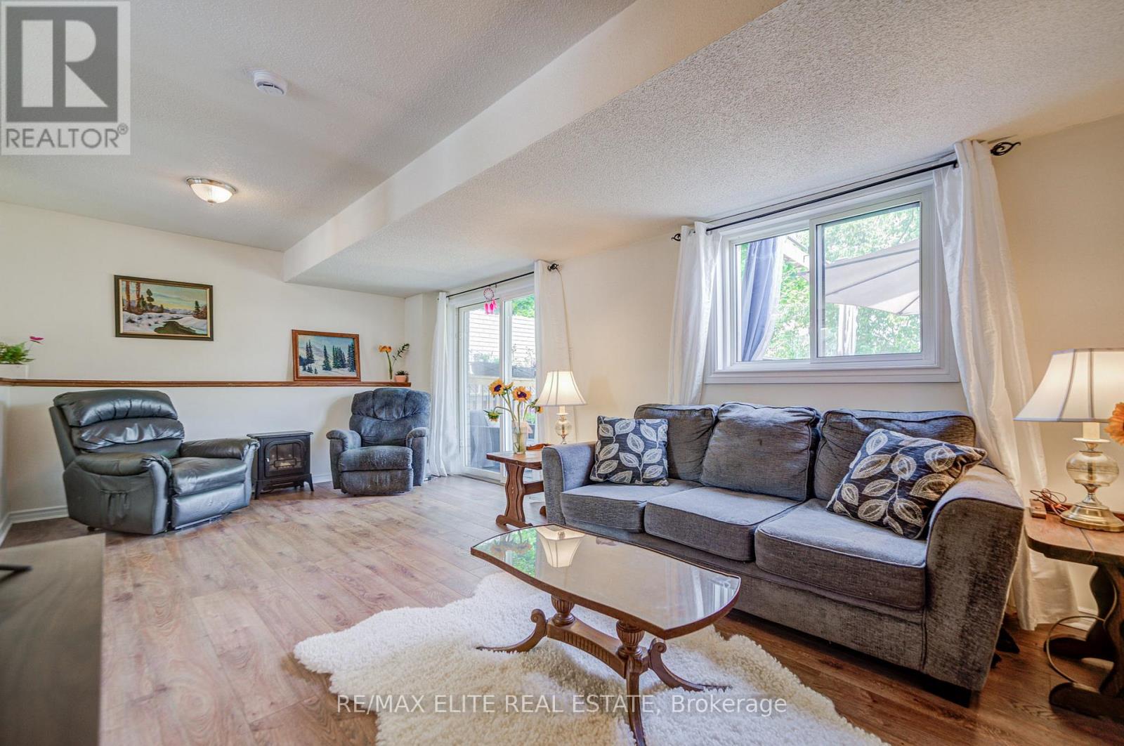 Photo 18 of 222 Country Lane, Barrie ON