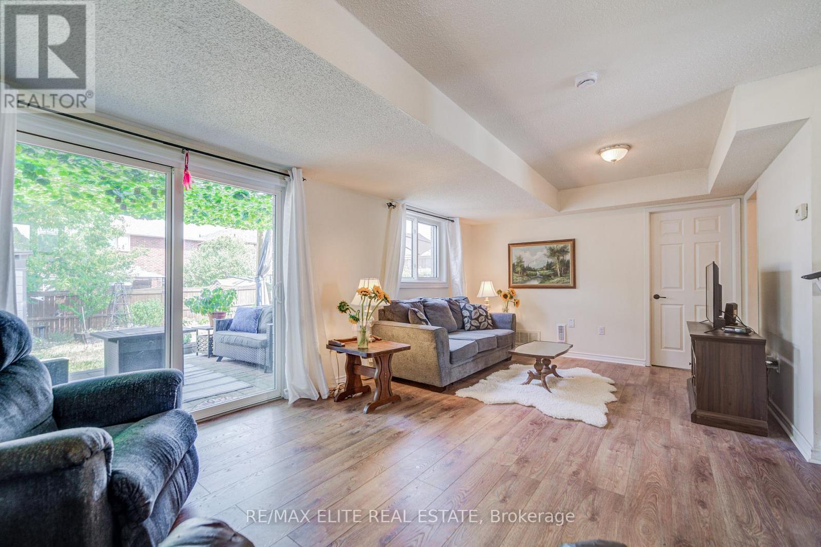 Photo 20 of 222 Country Lane, Barrie ON
