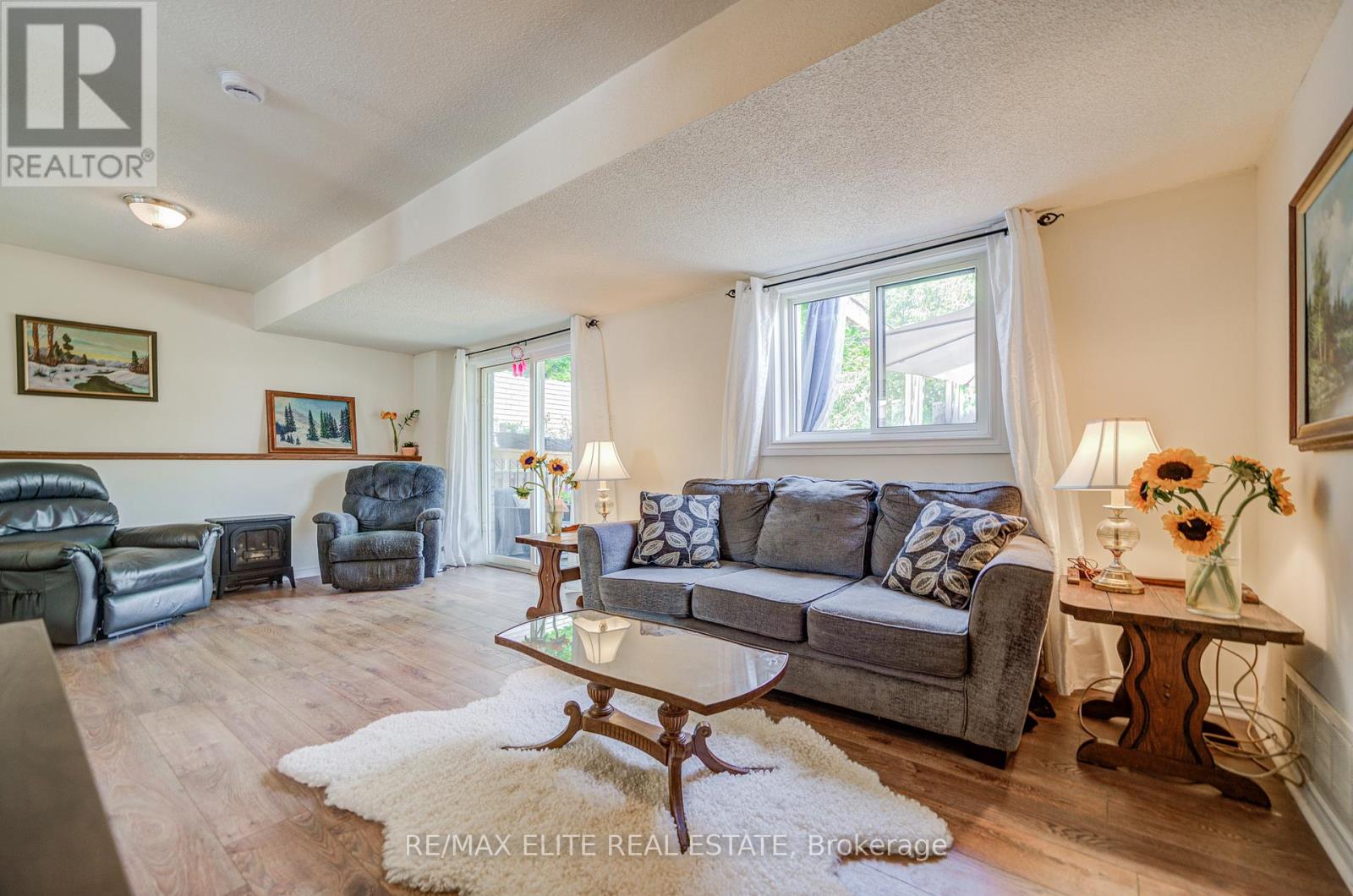 Photo 21 of 222 Country Lane, Barrie ON