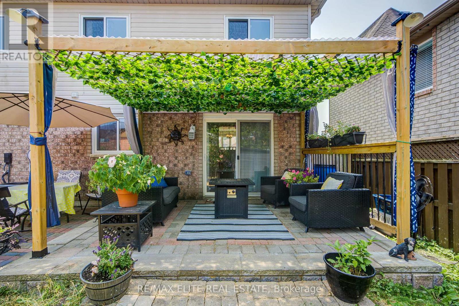 Photo 32 of 222 Country Lane, Barrie ON