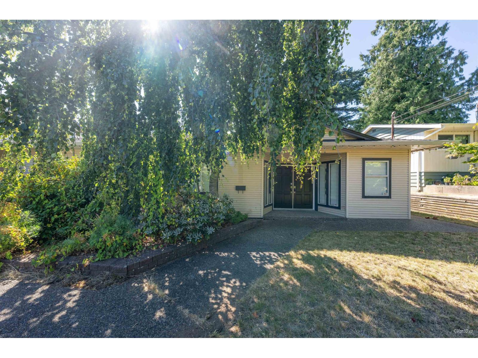 Photo 1 of 1635 136 Avenue, Surrey BC