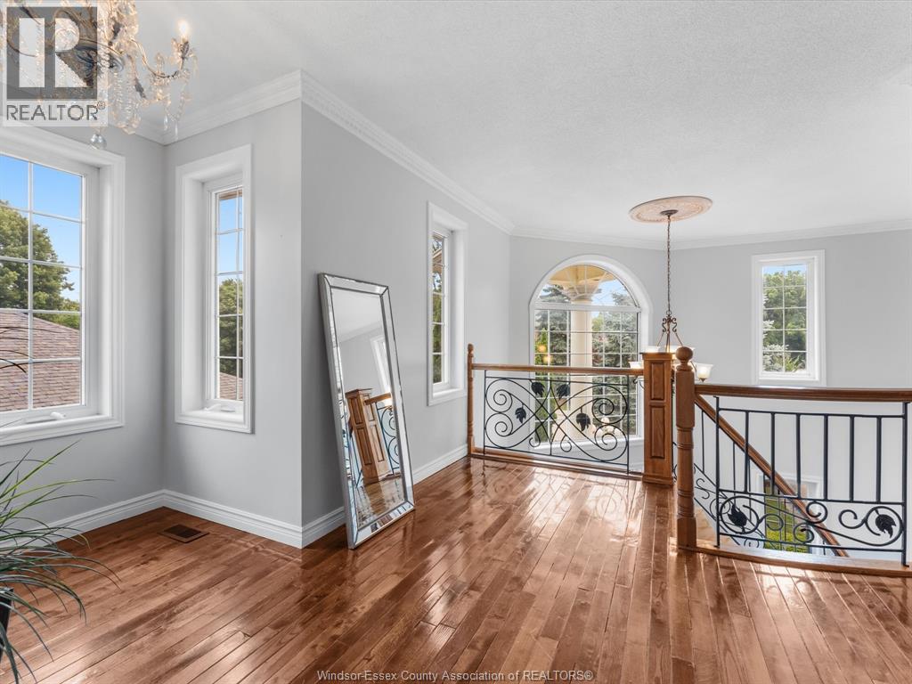 Photo 38 of 25 Ivy Lane, Kingsville ON