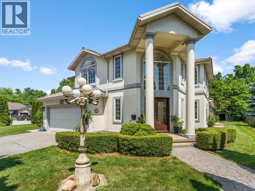 Photo 14 of 25 Ivy Lane, Kingsville ON
