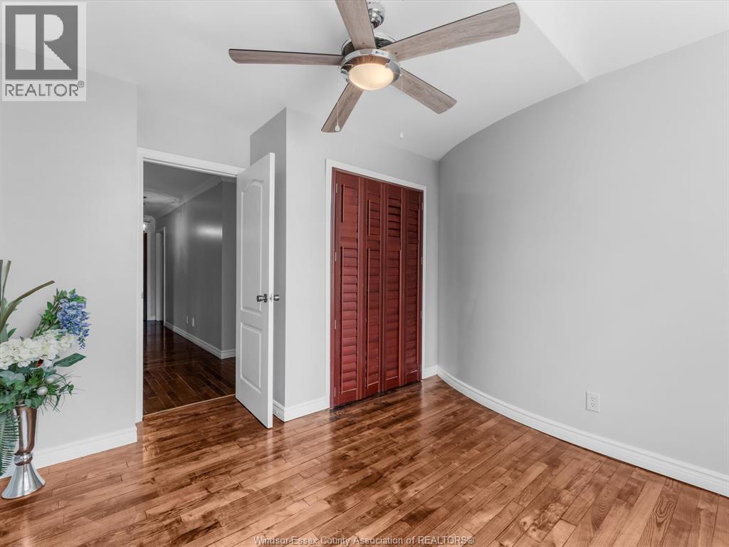 Photo 40 of 25 Ivy Lane, Kingsville ON