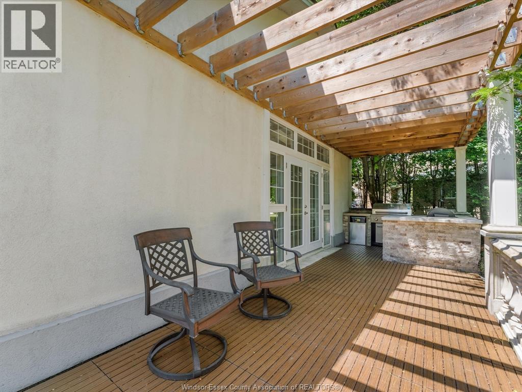 Photo 4 of 25 Ivy Lane, Kingsville ON