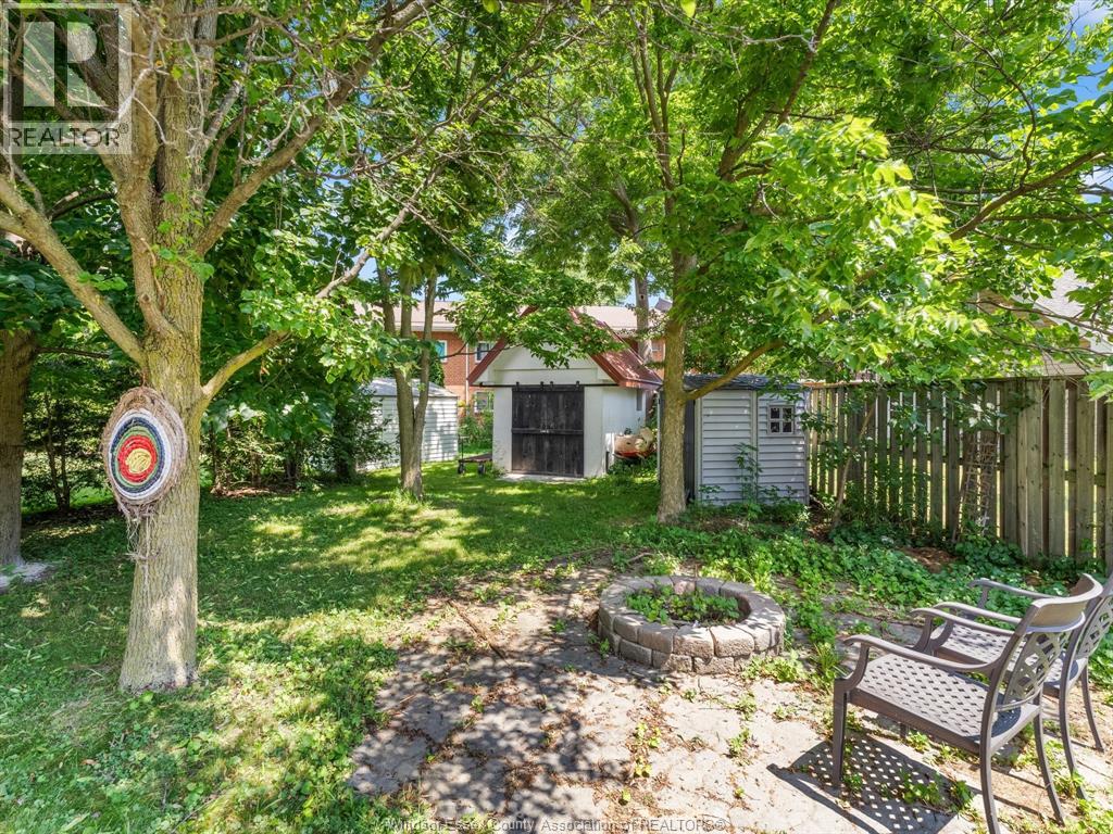 Photo 1 of 25 Ivy Lane, Kingsville ON