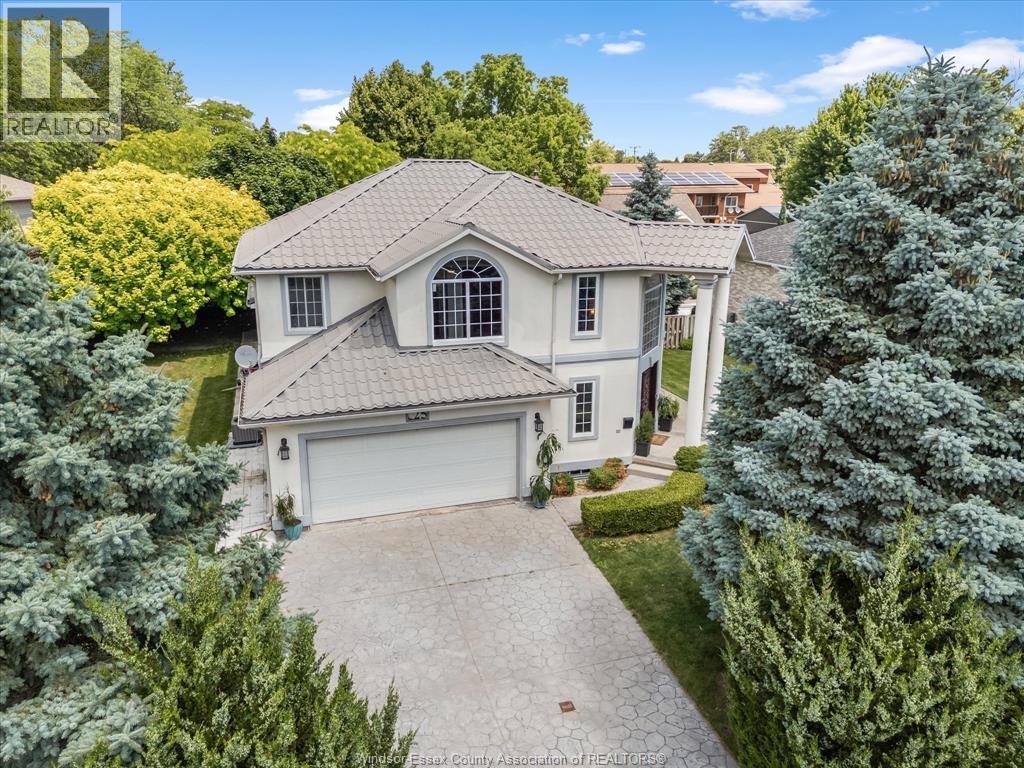 Photo 33 of 25 Ivy Lane, Kingsville ON
