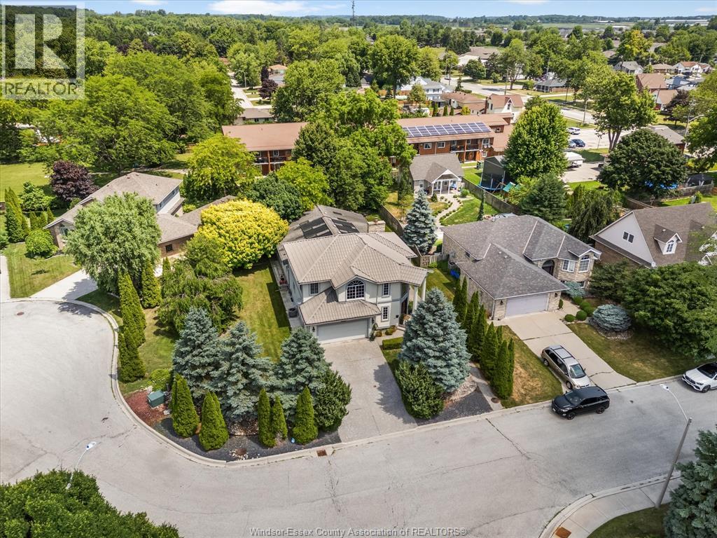 Photo 22 of 25 Ivy Lane, Kingsville ON