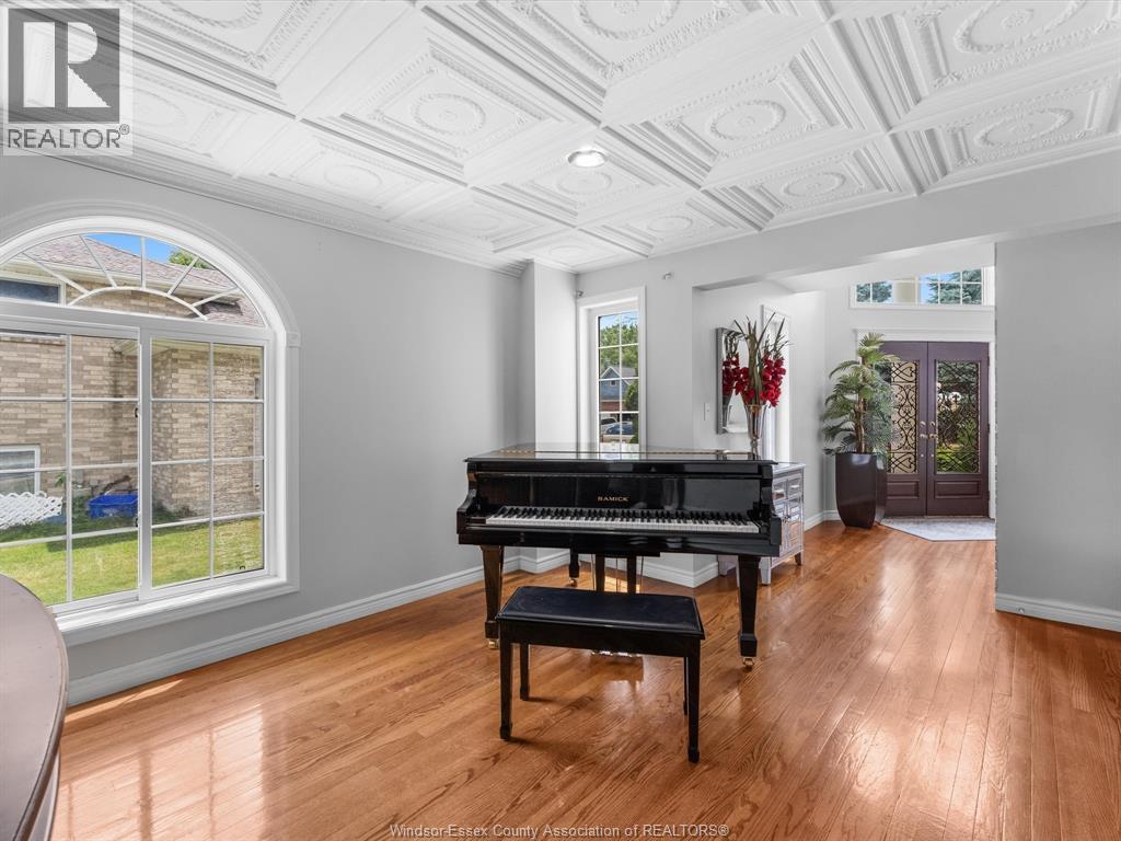 Photo 46 of 25 Ivy Lane, Kingsville ON