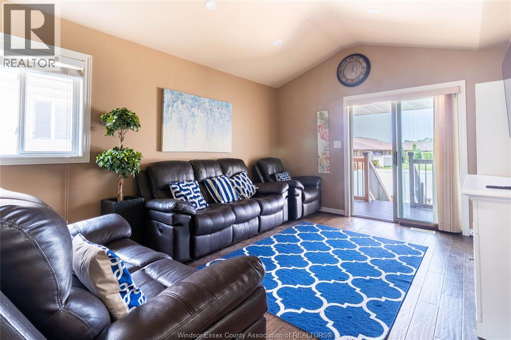 Photo 10 of 1435 Chateau, Windsor ON
