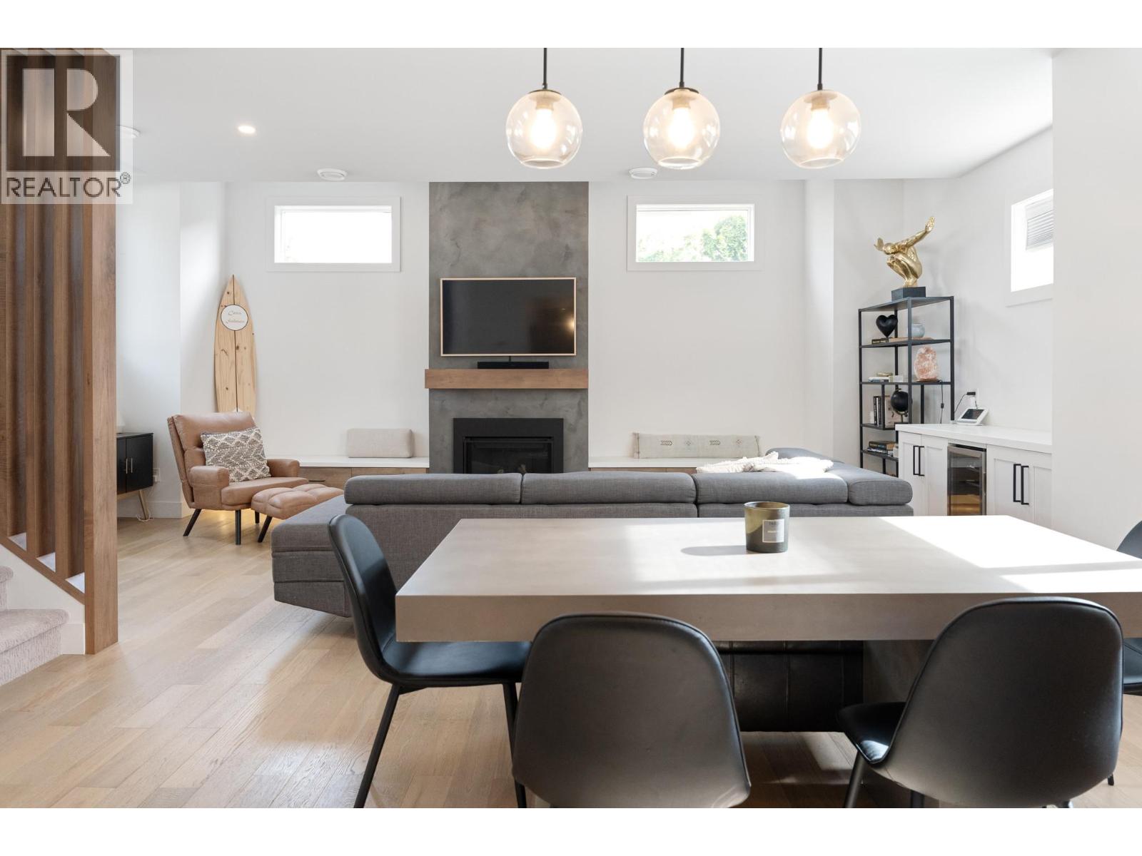 Photo 11 of 2481 Ethel Street, Kelowna BC