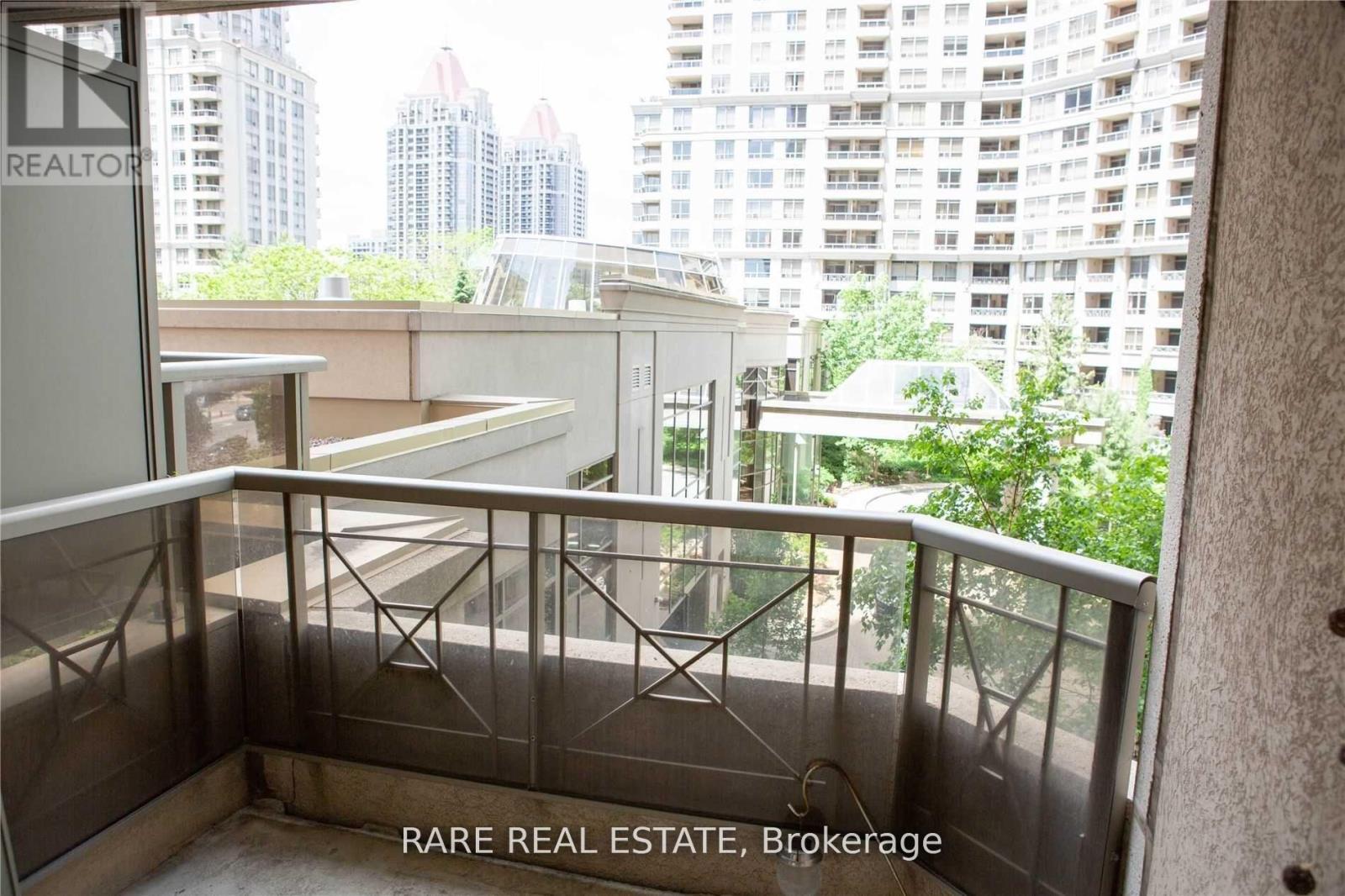 Photo 13 of 418 3880 Duke Of York Boulevard, Mississauga ON