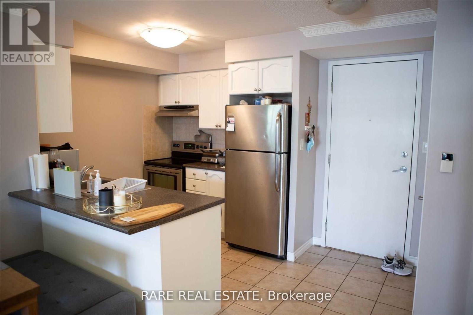 Photo 2 of 418 3880 Duke Of York Boulevard, Mississauga ON