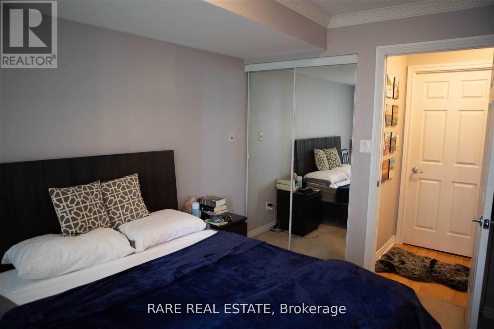 Photo 11 of 418 3880 Duke Of York Boulevard, Mississauga ON